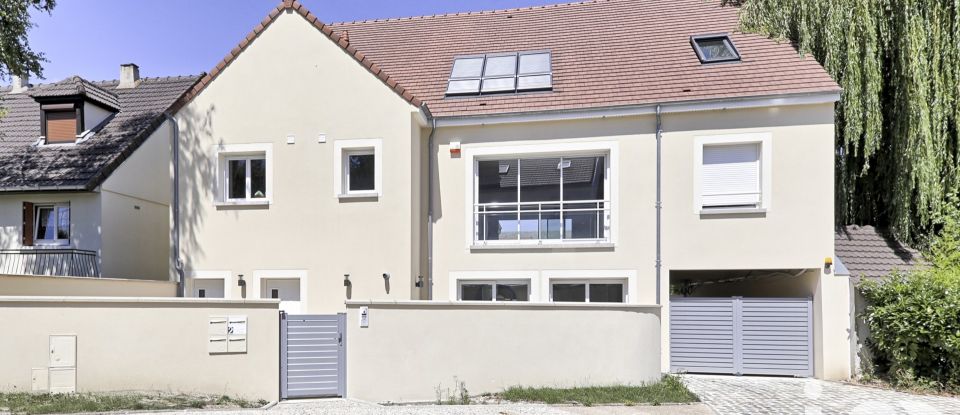 Apartment 3 rooms of 92 m² in Magny-le-Hongre (77700)
