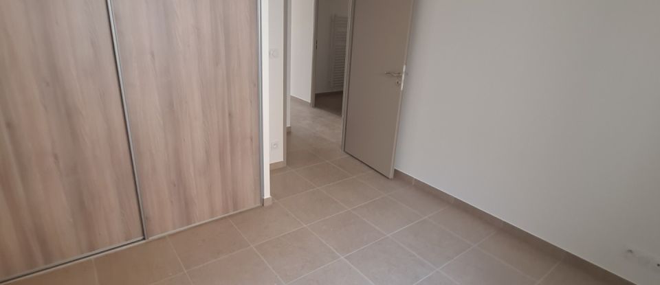 Appartement 3 pièces de 70 m² à Saint-Gilles (30800)