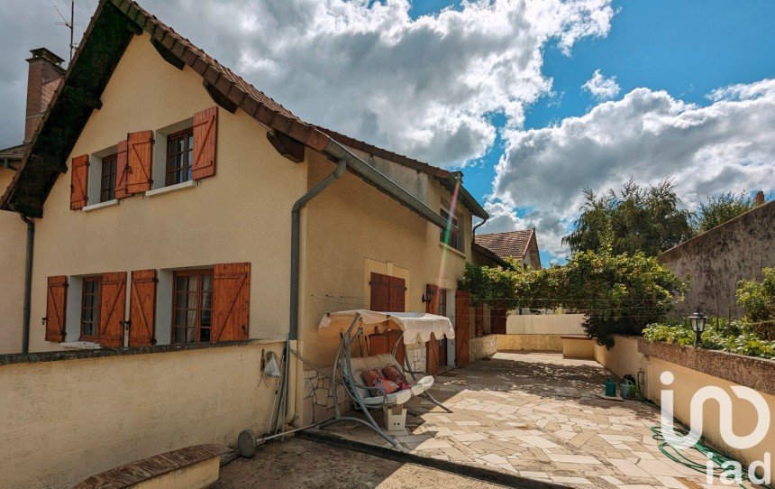 Traditional house 5 rooms of 193 m² in Roanne (42300)