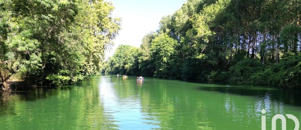 Château 19 pièces de 725 m² à Jarnac (16200)