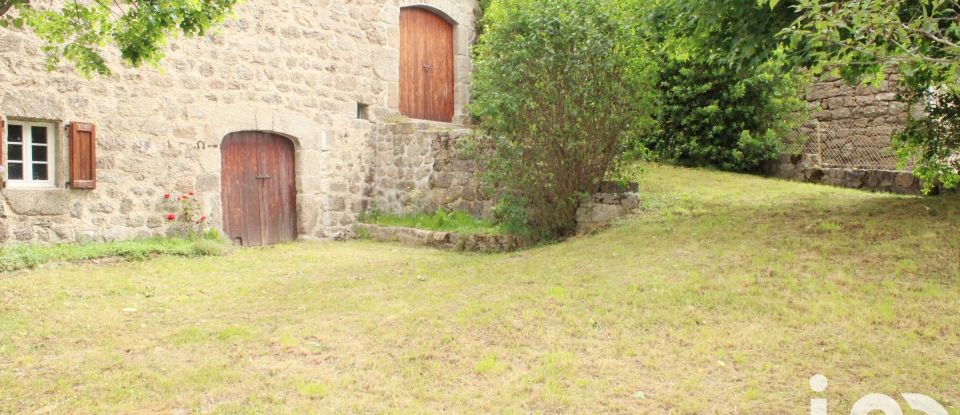 Maison 9 pièces de 120 m² à Grandrieu (48600)