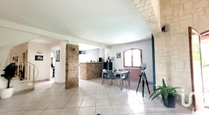 House 6 rooms of 125 m² in Mionnay (01390)