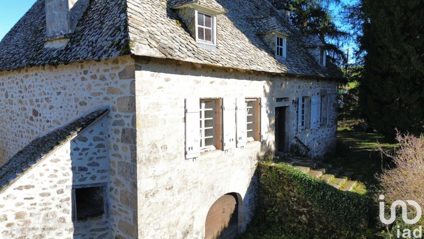 House 8 rooms of 170 m² in Saint-Geniez-ô-Merle (19220)