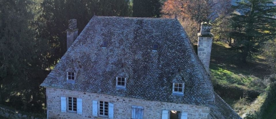 House 8 rooms of 170 m² in Saint-Geniez-ô-Merle (19220)