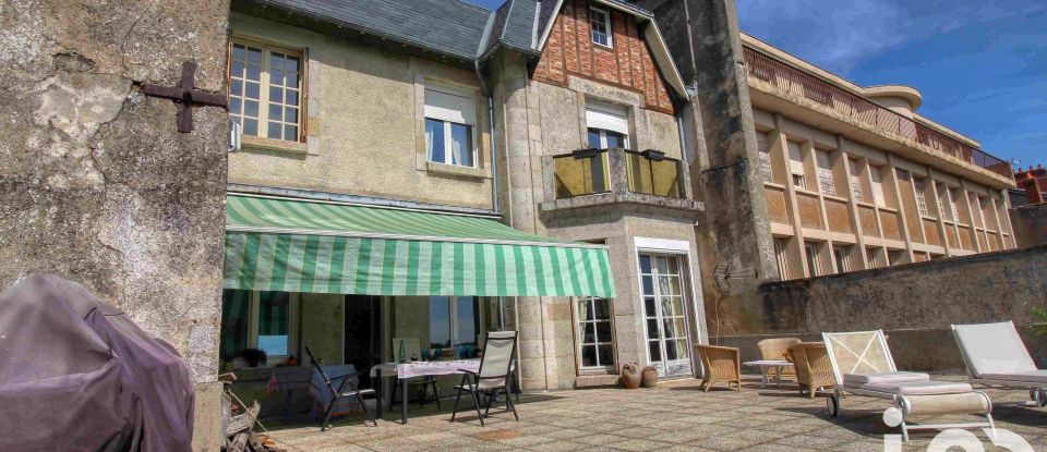 Town house 8 rooms of 330 m² in Bellac (87300)