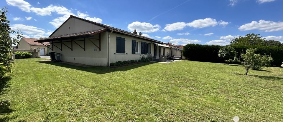 Maison traditionnelle 5 pièces de 104 m² à Basse-Goulaine (44115)