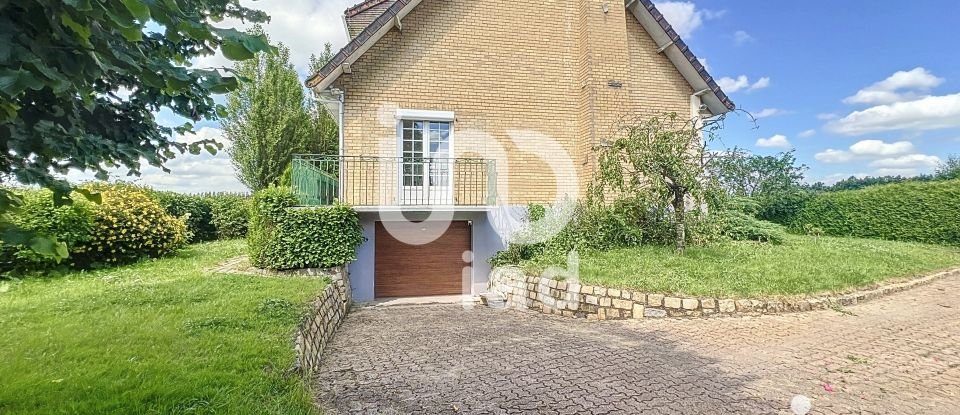 Maison 7 pièces de 154 m² à Clairmarais (62500)