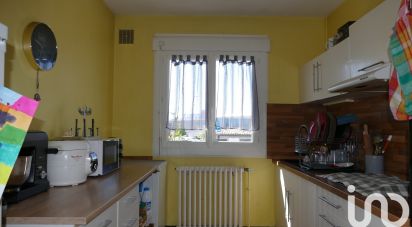 House 3 rooms of 69 m² in Ruffec (16700)