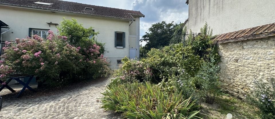 House 8 rooms of 120 m² in Gouaix (77114)