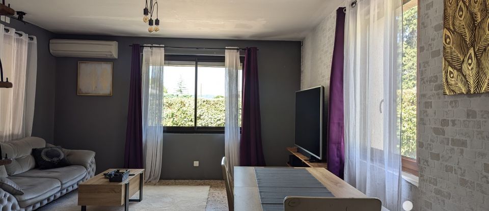 Appartement 6 pièces de 95 m² à Oraison (04700)