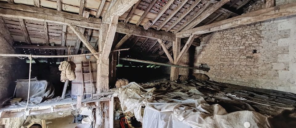 Ferme 6 pièces de 120 m² à Marthon (16380)