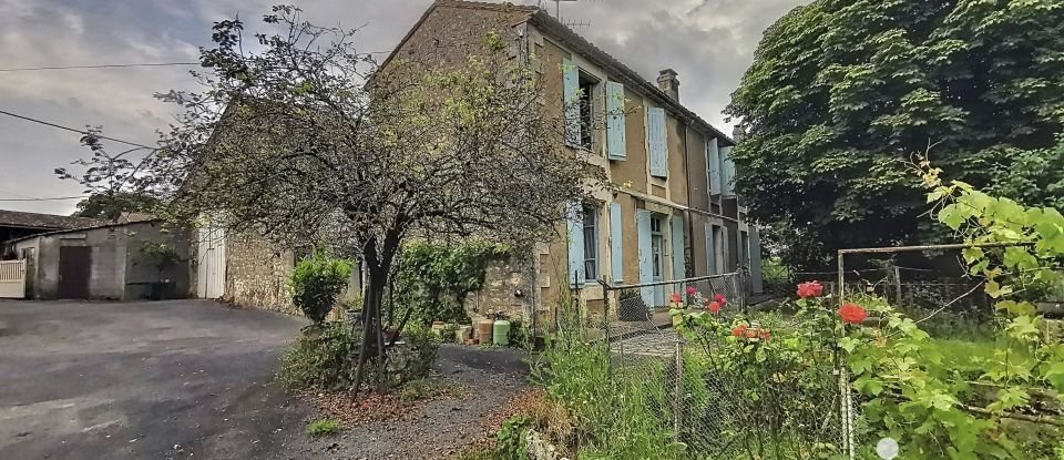 Ferme 6 pièces de 120 m² à Marthon (16380)