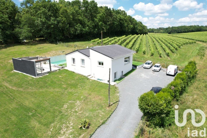 Maison traditionnelle 8 pièces de 175 m² à Saint-Maigrin (17520)