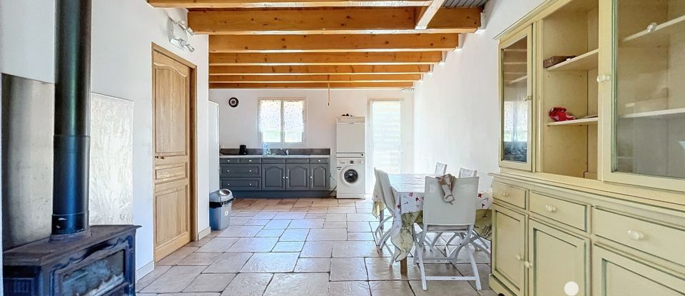 Maison traditionnelle 11 pièces de 267 m² à Montauroux (83440)