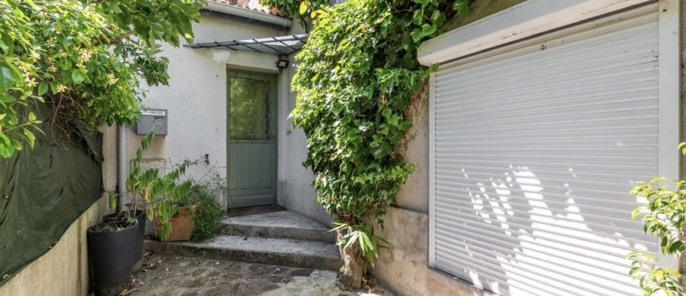 House 9 rooms of 226 m² in Les Lilas (93260)