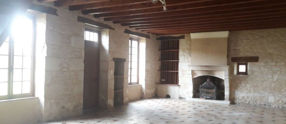 Maison 7 pièces de 137 m² à Mirebeau (86110)