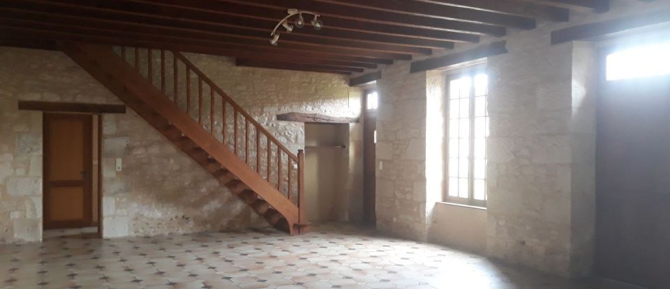 Maison 7 pièces de 137 m² à Mirebeau (86110)