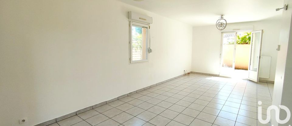 House 4 rooms of 98 m² in Vaulx-en-Velin (69120)