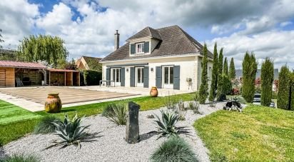 Maison 9 pièces de 200 m² à Ballan-Miré (37510)