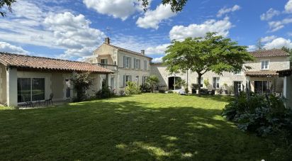 Maison 13 pièces de 333 m² à Bourg-Charente (16200)