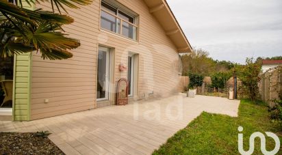 House 5 rooms of 146 m² in Lit-et-Mixe (40170)