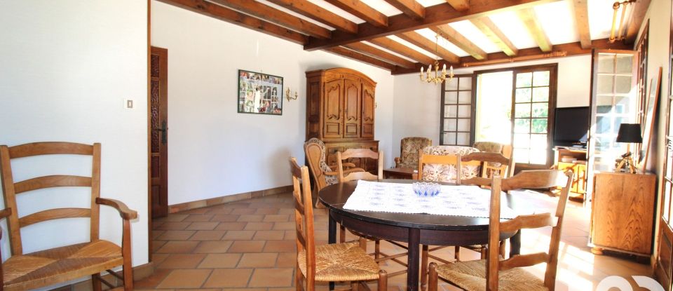 Traditional house 8 rooms of 220 m² in Muret (31600)