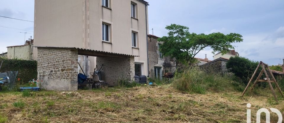 Maison traditionnelle 6 pièces de 105 m² à Marsais-Sainte-Radégonde (85570)