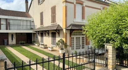 House 7 rooms of 183 m² in Champsevraine (52500)