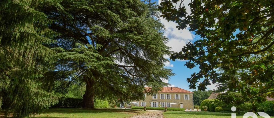 Domaine 14 pièces de 460 m² à Lesparre-Médoc (33340)