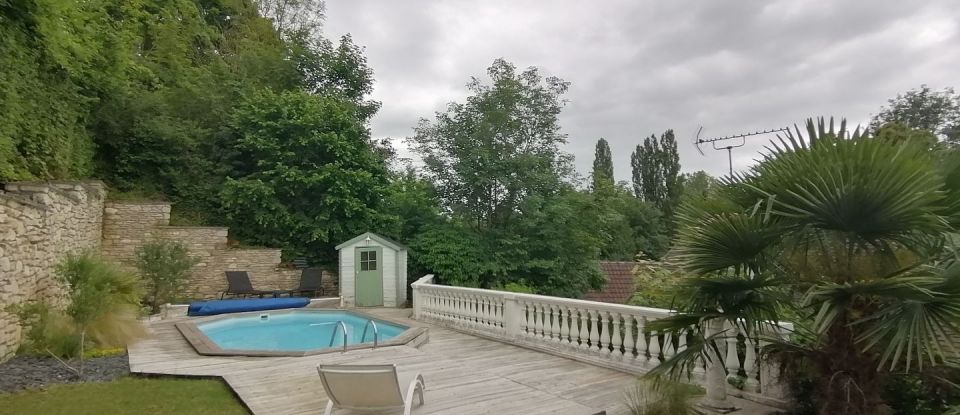 House 7 rooms of 177 m² in Crépy-en-Valois (60800)