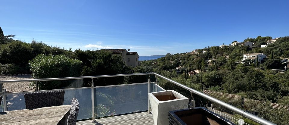 House 5 rooms of 140 m² in Roquebrune-sur-Argens (83380)