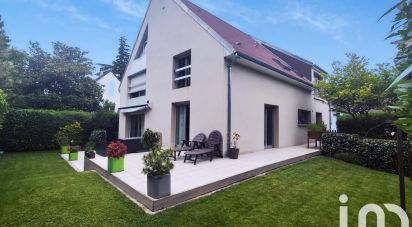 House 8 rooms of 210 m² in Ézanville (95460)