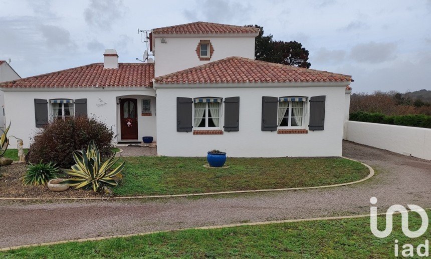 Vente Maison 165m² 5 Pièces à Brem-sur-Mer (85470) - Iad France