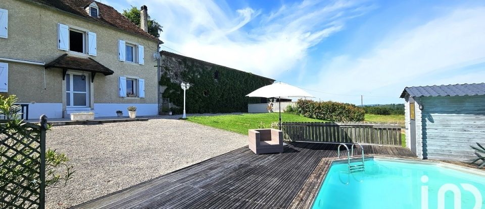 Estate 8 rooms of 255 m² in Lahourcade (64150)