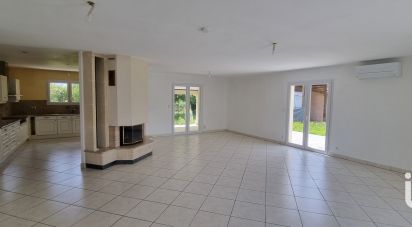 Maison traditionnelle 4 pièces de 125 m² à Le Barp (33114)