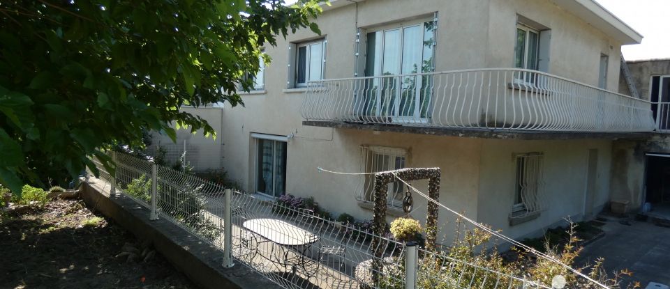 Traditional house 6 rooms of 152 m² in Bollène (84500)