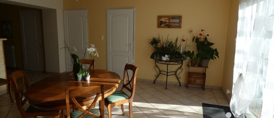 Traditional house 6 rooms of 152 m² in Bollène (84500)