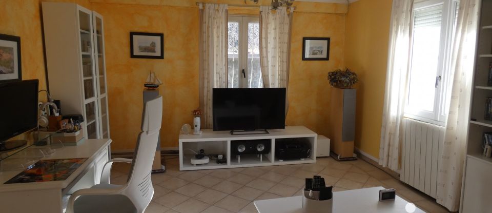 Traditional house 6 rooms of 152 m² in Bollène (84500)