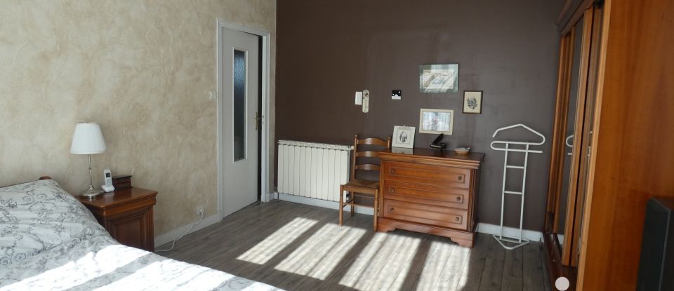 Traditional house 6 rooms of 152 m² in Bollène (84500)