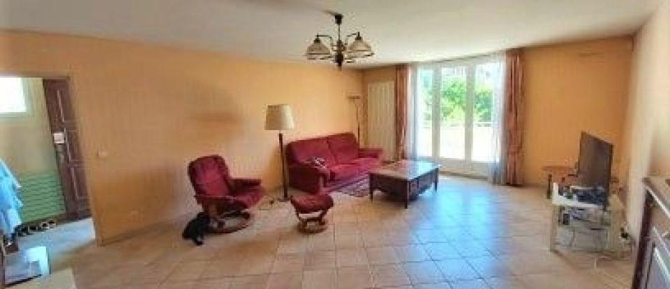 House 6 rooms of 200 m² in Brunoy (91800)