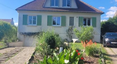 Traditional house 8 rooms of 155 m² in Chevrières (60710)