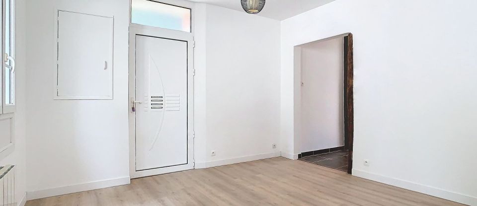 Appartement 2 pièces de 44 m² à Bruyères-le-Châtel (91680)