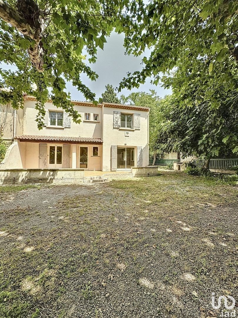 Maison 6 pièces de 150 m² à Eyguières (13430)