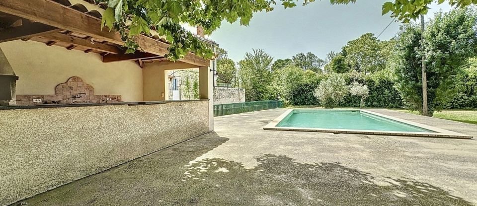 House 6 rooms of 150 m² in Eyguières (13430)