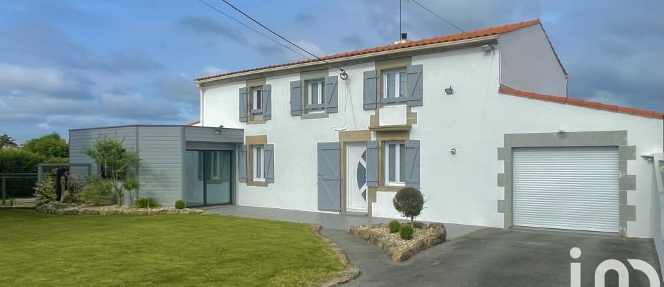 Longere 6 rooms of 146 m² in Legé (44650)