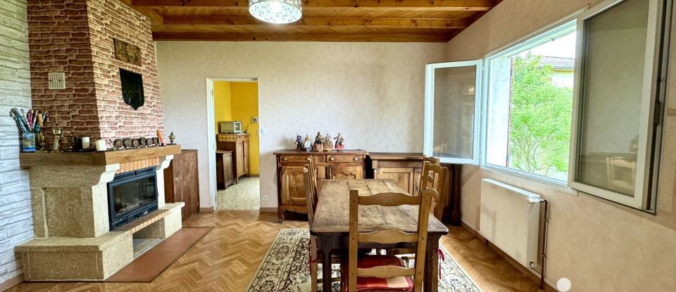 House 4 rooms of 70 m² in Puymoyen (16400)