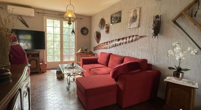 House 4 rooms of 97 m² in Six-Fours-les-Plages (83140)