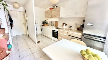 Apartment 2 rooms of 35 m² in Hyères (83400)