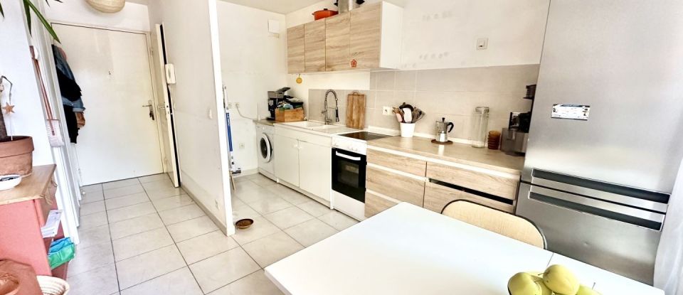 Apartment 2 rooms of 35 m² in Hyères (83400)