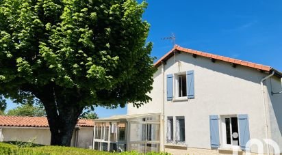 Maison de village 7 pièces de 141 m² à Verteuil-sur-Charente (16510)